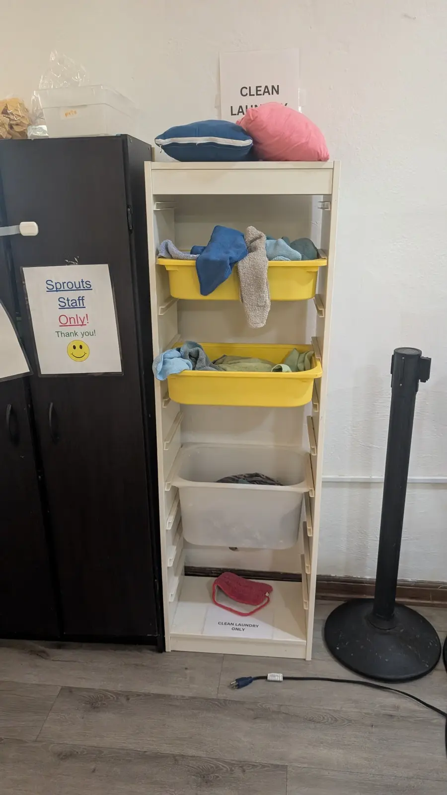 Clean laundry holding area