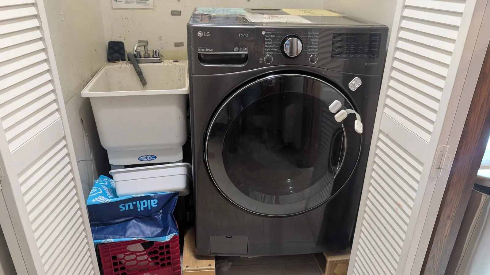All-in-one washer and dryer